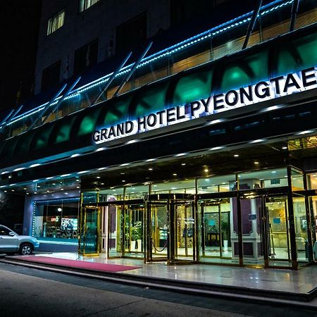 Grand Hotel Pyeongtaek Lake Exterior photo