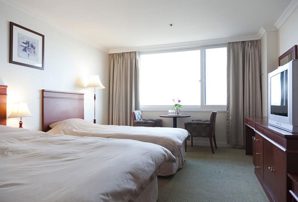 Grand Hotel Pyeongtaek Lake Room photo