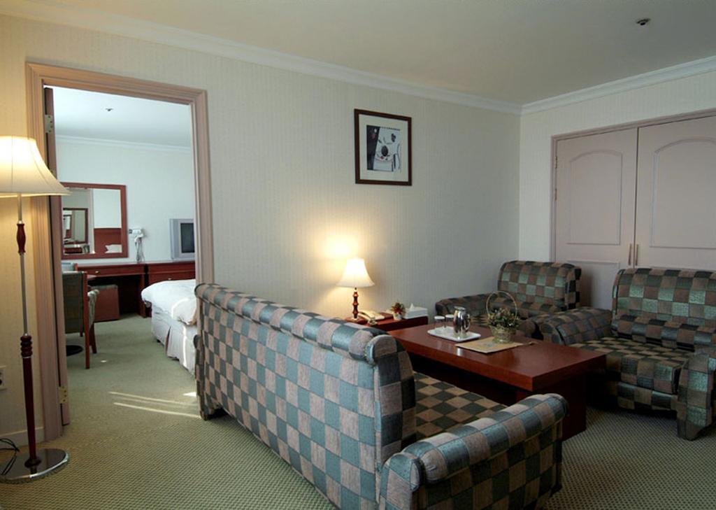 Grand Hotel Pyeongtaek Lake Room photo