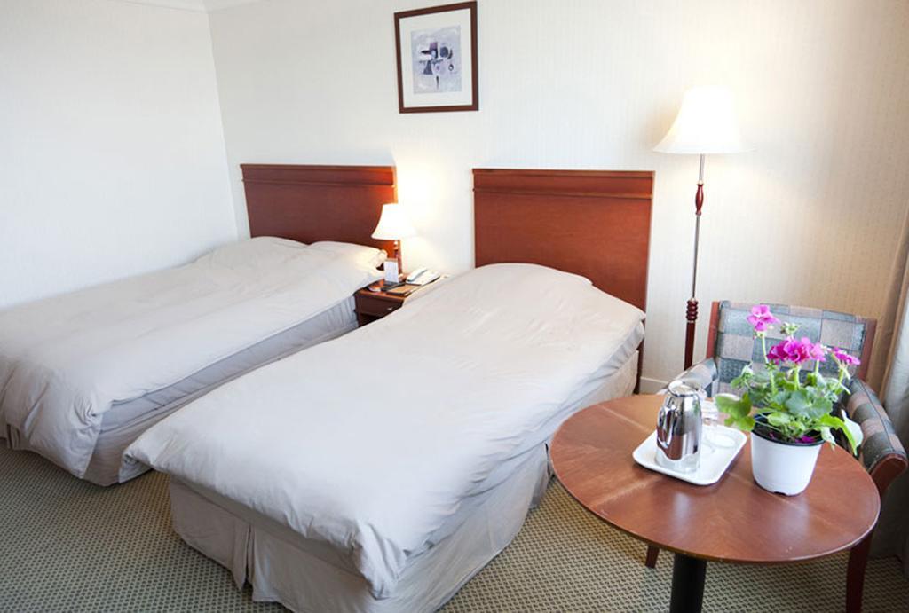 Grand Hotel Pyeongtaek Lake Room photo