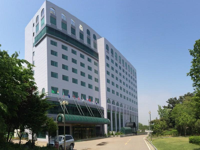 Grand Hotel Pyeongtaek Lake Exterior photo