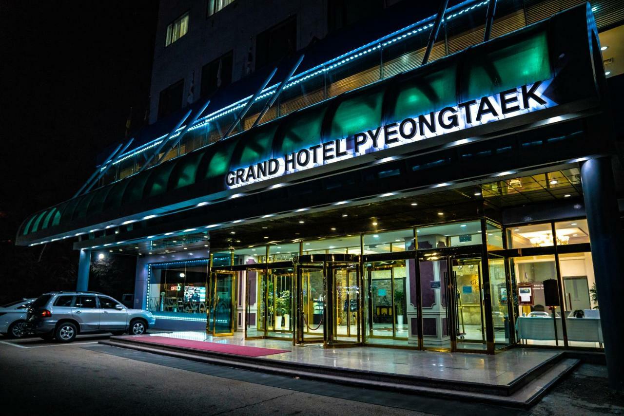 Grand Hotel Pyeongtaek Lake Exterior photo